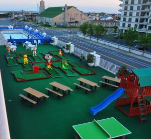 Lasten leikkialue majoituspaikassa Admiral Resort Motel
