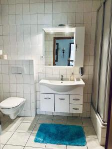 Koupelna v ubytování Holiday Home Vila Mare + 24 fotografií