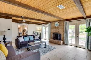 Fotografie z fotogalerie ubytování Sprawling California Ranch House with Courtyard! v destinaci Temecula