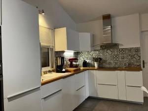 Η κουζίνα ή μικρή κουζίνα στο Appartement à la campagne, proche mer