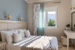 A bed or beds in a room at Sole Mare