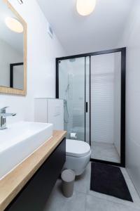 Bilik mandi di Areca Luxury Studio +8 gambar
