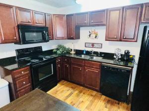 Billede fra billedgalleriet på Tranquil Townhouse Near Lake i Guntersville