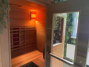 Fotografie z fotogalerie ubytování Schöne Ferienwohnung „Zum Glück Tropical“ v destinaci Eisenach
