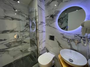 Koupelna v ubytování Poseidon Hotel 2 Ksamil