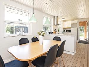 Gallery image of 6 person holiday home in Blåvand in Ho +9 photos