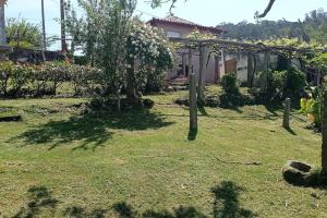 Vonkajšia záhrada v ubytovaní A Barraca. Casa con jardín y vistas a la ría