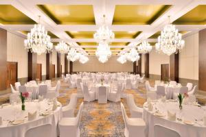 Restaurace v ubytování The Westin Pushkar Resort & Spa + 37 fotografií