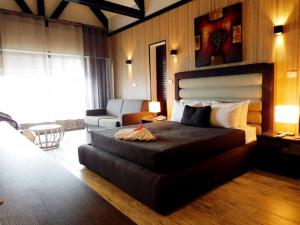 The Crow's Nest Resort Fiji客房内的一张或多张床位