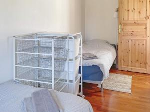 Giường trong phòng chung tại 4 person holiday home in GRÄNNA-By Traum