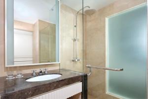 Kopalnica v nastanitvi Four Points by Sheraton Bandung