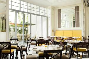 Restavracija oz. druge možnosti za prehrano v nastanitvi Four Points by Sheraton Bandung
