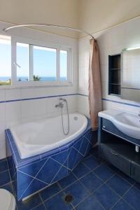 Ένα μπάνιο στο Mabech Villa