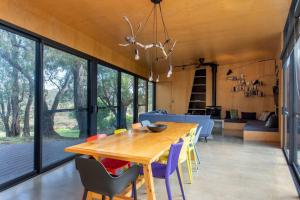 Χώρος καθιστικού στο 82 Degrees I Private Properties