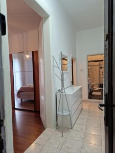 Postel nebo postele na pokoji v ubytování Queen of Stay - Apartment Lili