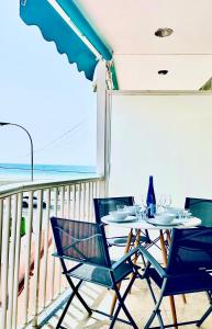En balkong eller terrass på Welcome & Bienvenido a Santa Pola Apartamento a 30 metros de la Gran Playa
