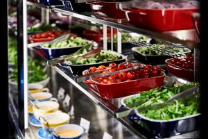 Jídlo v hotelu nebo okolí + 125 fotografií