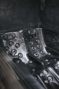 Fotografie z fotogalerie ubytování appartement 2 pièces jacuzzi v destinaci Brioude