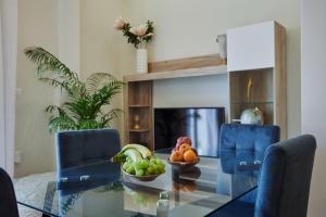 Fotografie z fotogalerie ubytování Casa Clira - Charming Apartment for 4 in the Heart of the City Perfect for Memorable Summer Experiences By Villa Mana Gers v destinaci Zakynthos Town