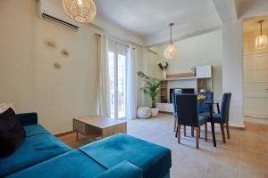 Posezení v ubytování Casa Clira - Charming Apartment for 4 in the Heart of the City Perfect for Memorable Summer Experiences By Villa Mana Gers
