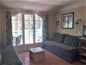Galeriebild der Unterkunft Apt T2 calme sur golf, piscine, ocean 10 min en vélo in Lacanau