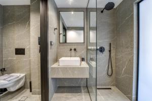Um banheiro em Island Sea Side Hotel - Adults Only