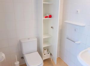 Kúpeľňa v ubytovaní Ferienhaus in Can Picafort, nahe Playa de Muro, 4 x Schlafzimmer mit Bad