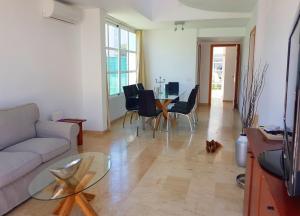 Posedenie v ubytovaní Ferienhaus in Can Picafort, nahe Playa de Muro, 4 x Schlafzimmer mit Bad