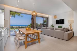 TV a/nebo společenská místnost v ubytování Aegean View Estate - Villa