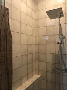 Ένα μπάνιο στο Chambres d'hôtes au château de Favols