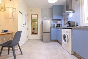 Kuchyňa alebo kuchynka v ubytovaní -MalagaSunApts-Capuchino Studio