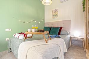 Posteľ alebo postele v izbe v ubytovaní -MalagaSunApts-Capuchino Studio