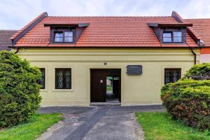 Das Gebäude in dem sich die Pension befindet