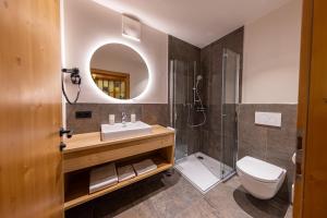 Bilik mandi di Appartements Fürstauer, JOKERCARD INCLUDED