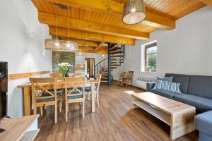 Posezení v ubytování Apartmány v Říčkách - Apartmány V Klidu a V Pohodě
