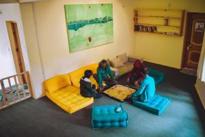 Area soggiorno di Raybo Hostel - Serene stay with 5 mins walk from the main market