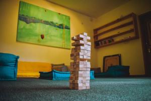 Area soggiorno di Raybo Hostel - Serene stay with 5 mins walk from the main market
