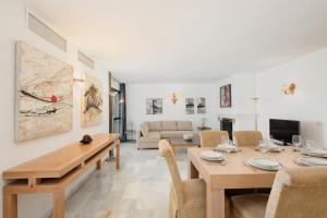 Posedenie v ubytovaní Penthouse in Puerto Banus with sea and marina views