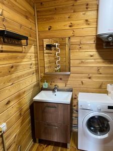 Koupelna v ubytování Veranda + 37 fotografií