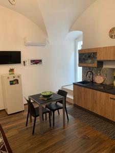 Η κουζίνα ή μικρή κουζίνα στο HOME LUNA