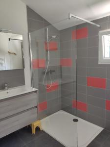 Ένα μπάνιο στο maisonnette cosy bien située