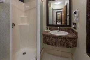 Bagno di Super 8 by Wyndham Lachenaie/Terrebonne