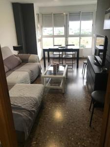 Postel nebo postele na pokoji v ubytování Apartamento cómodo y espacioso con parking