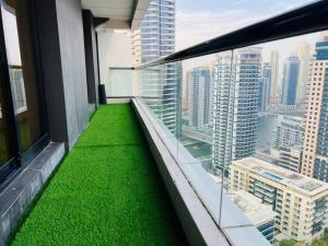 Fotografie z fotogalerie ubytování Lovely 2 BR flat in Dubai Marina v Dubaji