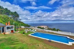 Zdjęcie z galerii obiektu Mirador de Caión. Casa Rural completa con Piscina w mieście Cayón
