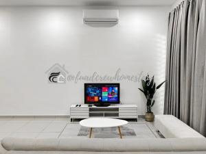 TV a/nebo společenská místnost v ubytování Jitra 4-Bedroom Home 10 pax Wifi Netflix