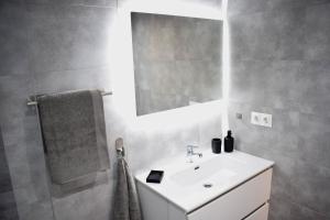 Et badeværelse på Sol y Playa Benalmádena + 16 billeder