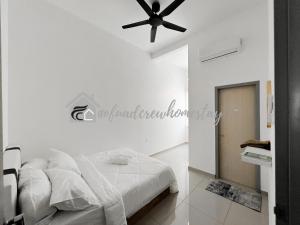 Postel nebo postele na pokoji v ubytování Jitra 4-Bedroom Home 10 pax Wifi Netflix