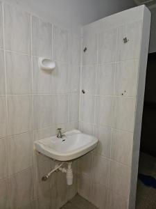 Phòng tắm tại Kamili Homes Apartment 1
