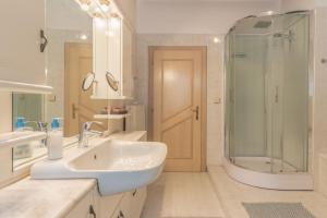 Koupelna v ubytování Casa ai Tre Colli, Tres + 36 fotografií